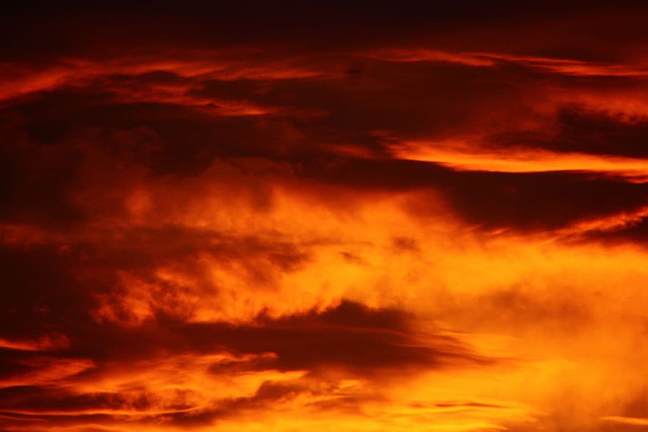 posta de sol, núvols, cel, abendstimmung, naturalesa, núvol - cel, cloudscape, color taronja, cel dramàtic, vespre, temps, escenics, a l'aire lliure, imatge en color, bellesa a la natura, llum solar, vermell, cel malhumorat, fosc, fons, cap gent, sol, brillant, nit, fons abstractes, escenics - natura, tranquil·litat, escena tranquil·la, idíl·lic, marc complet, vista d’angle baix, por, majestuós, resum, ominós, meteorologia, 4K