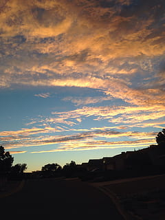 himmel, skyer, solnedgang, sky - himmel, skønhed i naturen, transportmidler, natur, scenics - natur, vej, ingen mennesker, silhuet, ro, træ, rolig scene, transportform, motor køretøj, land køretøj, landskab, bil, miljø, plante, udendørs, bil synspunkt, 2K, CC0, offentligt domæne, royaltyfrie