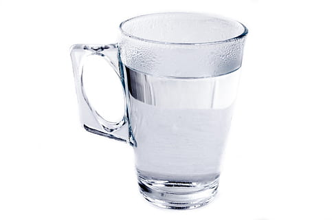 klart glas krus, drikke, kop, vand, profil, isolerede, lettelse, kold, naturlig, hvid, ærmer, væske, Opdater, race, blank, drik, ny, tørstig, han-, restaurant, ren, alkohol, lodret, en, enkel, lindre, elegant, objekt, sund og rask, pokal, H2O, forfriskning, glas, drikkeglas, husholdningsudstyr, mad og drikke, hvid baggrund, studio skud, skåret ud, glas - materiale, indendørs, enkelt objekt, drikker vand, ingen mennesker, friskhed, kold temperatur, mad, renhed, krukke - krukke, 1080P, CC0, offentligt domæne, royaltyfrie