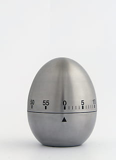 ovalt sølvstål ornament, oval, sølv-stål, ornament, æg, vækkeur, grå, timeren, bold, enkelt objekt, studio skud, sport, konkurrence, fuld længde, hvid baggrund, kopiere plads, indendørs, nummer, ingen mennesker, tæt på, stilleben, tekst, bord, skåret ud, geometrisk form, cirkel, vestlige script, meddelelse, form, sfære, design, 4K, CC0, offentligt domæne, royaltyfrie