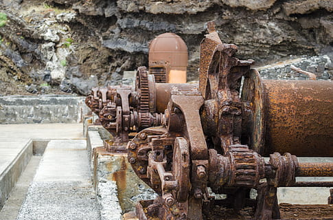 òxid, màquina, metall, vell, el mecanisme de, monument, vellesa, ferro, el passat, arquitectura, història, estructura construïda, cap gent, dia, funció de construcció de parets, rovellat, a l'aire lliure, paret, creença, religió, espiritualitat, maquinària, resistent, lloc de culte, abandonat, exterior de l'edifici, paret de pedra, 4K, CC0, domini públic, lliure de regalies