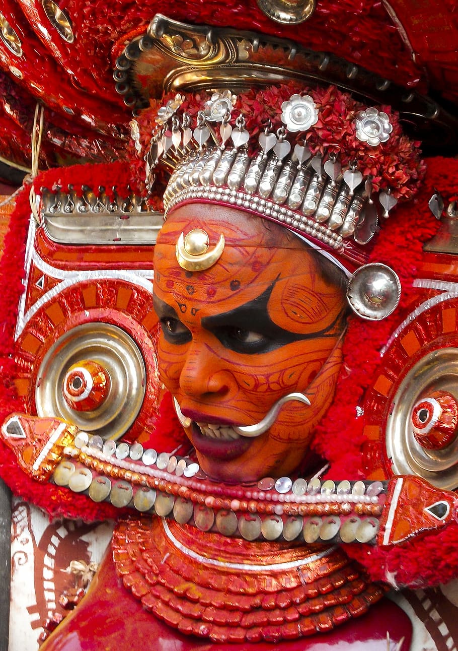 heyam, vermell, Kerala, temple, cultura, Índia, hindú, hinduisme, religiós, Festival, espiritual, adoració, deessa, religió, estàtua, espiritualitat, cultures, drac, mitologia, escultura, tradició, dimoni - personatge de ficció, art i artesania, representació, creença, representació humana, lloc de culte, arquitectura, primer pla, semblança masculina, cap gent, creativitat, ornamentat, boca oberta, 2K