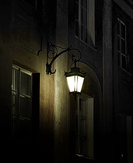 lanterne, udskiftningslampe, lys, nat, mørket, by, Kamienica, dekorative lampe, belysning, humør, gammelt hus, den gamle By, Warszawa, arkitektur, gammel, facader, belysningsudstyr, belyst, bygning, ingen mennesker, bygget struktur, gadebelysning, bygning udvendig, gade, elektrisk lampe, elektrisk lys, elektricitet, vindue, udendørs, lav vinkel visning, murbygningsfunktion, mørk, loft, lysarmatur, 2K, CC0, offentligt domæne, royaltyfrie