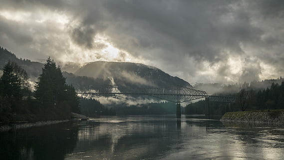 verde, copaci, lac, Munte, timpul zilei, fotografie, gri, podul metalic, noros, cer, râu, nor, pod, copac, reflecţie, apă, pădure, mountian, aburi, ceaţă, estacadă, nor - cer, scenice - natura, natură, nici o persoana, frumusețe în natură, mediu inconjurator, liniște, plantă, o scenă liniștită, peisaj, arhitectură, scenă non-urbană, în aer liber, 4K, CC0, domeniu public, fără drepturi de autor