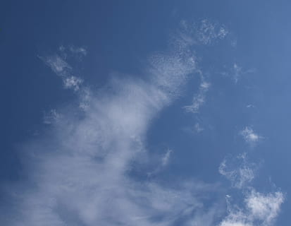 nubes tenues, paisaje de nubes, skyscape, naturaleza, nubes, clima, brillante, tenue, Cielos, cielo, nube - cielo, azul, belleza en la naturaleza, paisajes - naturaleza, vista de ángulo bajo, antecedentes, nadie, tranquilidad, ambiente, viento, escena tranquila, al aire libre, el color blanco, atmósfera, día, meteorología, limpiar, 4K, CC0, dominio público, libre de derechos