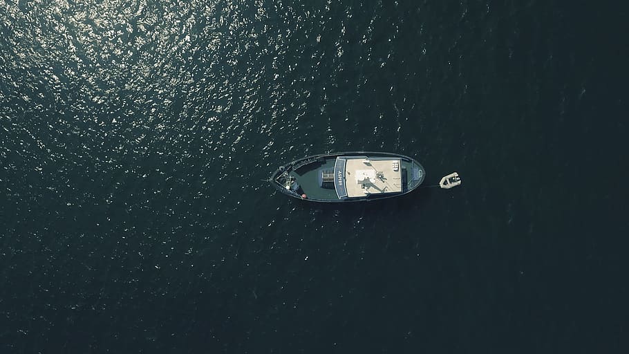 Antenne, Fotografie, Segelboot, Wasser, oben, Aussicht, Boot, Karosserie, tagsüber, Grün, Weiß, Segeln, Gewässer, Nahansicht, Hintergründe, drinnen, keine Leute, Fotografie-Themen, beleuchtet, Transportmittel, Transport, Natur, Wasserfahrzeug, Reflexion, Ufergegend, Meer, Zeit, Tag, sehen, fallen, Reise, Fenster, 2K