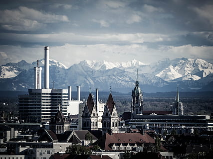 München, Büro, Fenster, die Architektur, Fassade, Gebäude, modern, Glas, Stadt, Reise, Sehenswürdigkeiten, Touristen, Wolkenkratzer, Bürogebäude, alpin, Berge, Panorama, Schnee, Landschaft, Blau Weiss, Luftaufnahme, abendstimmung, Gebäudehülle, gebaute Struktur, Himmel, Reiseziele, wolke - himmel, Anbetungsstätte, Natur, Religion, Berg, keine Leute, Glauben, Stadtbild, Turm, draußen, schneebedeckter Berg, Bürogebäude außen, 4K, CC0, gemeinfrei, lizenzfrei