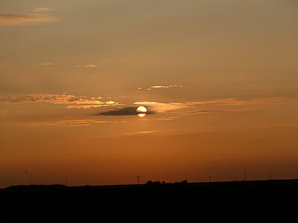sol, núvol, univers, llum de fons, cel, naturalesa, Mar del nord, humor, föhr, posta de sol, bellesa a la natura, escenics - natura, color taronja, núvol - cel, tranquil·litat, silueta, escena tranquil·la, cap gent, idíl·lic, medi ambient, paisatge, escena no urbana, a l'aire lliure, terra, camp, tecnologia, 4K, CC0, domini públic, lliure de regalies
