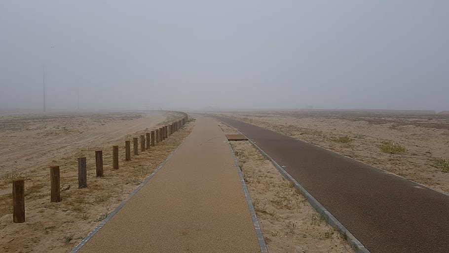 sti, strand, sand, tåge, gå, ensomhed, Portugal, figen træets mund, himmel, natur, ro, vejen frem, jord, dag, ingen mennesker, faldende perspektiv, vej, retning, rolig scene, miljø, skyfri himmel, scenics - natur, udendørs, i en række, transportmidler, forsvindingspunkt, tørt klima, 4K