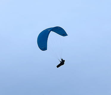 Paragliding, Screen, Wind, Drafts, Air, himmel, flying, mid-air, extreme sports, parachute, danger, skydiving, adventure, sport, sky, unrecognizable person, real people, leisure activity, joy, gliding, one person, lifestyles, freedom, exhilaration, low angle view, transportation, clear sky, outdoors, parasailing, 1080P, CC0, public domain, royalty free