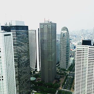 aereo, fotografia, grigio, grattacielo, costruzione, architettura, infrastruttura, cielo, Torre, città, urbano, orizzonte, esterno dell'edificio, paesaggio urbano, skyline urbano, moderno, edificio per uffici esterno, giorno, nessuno, struttura costruita, alto - alto, ufficio, quartiere residenziale, cielo sereno, natura, paesaggio, distretto finanziario, all'aperto, guglia, insediamento, 2K, CC0, dominio pubblico, privo di copyright