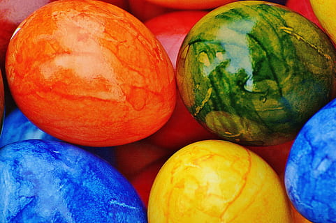 Paști, oua de Paste, colorat, Paste Fericit, ou, culoare, alimente, mancare si bautura, mâncat sănătos, bunăstare, nici o persoana, fruct, multi colorate, a închide, prospeţime, variație, alegere, grup de obiecte, celebrare, natură moartă, în interior, albastru, cadru complet, vibrante, ou de Paște, culoare portocalie, 5K, CC0, domeniu public, fără drepturi de autor