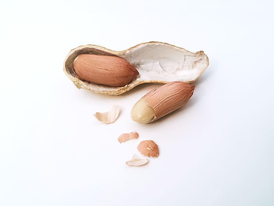 arašídy s skořápkou, arašíd, matice, ořechy, shell, arašídové skořápky, v kostce, nutmeat, nukleární, bílé pozadí, vystříhnout, nikdo, studio shot, detail, jídlo, jídlo a pití, svěžest, ořech - jídlo, uvnitř, blahobyt, stálý život, Zdravé stravování, mandle, hnědý, vysoký úhel pohledu, skupina objektů, prasklý, Svačina, 2K