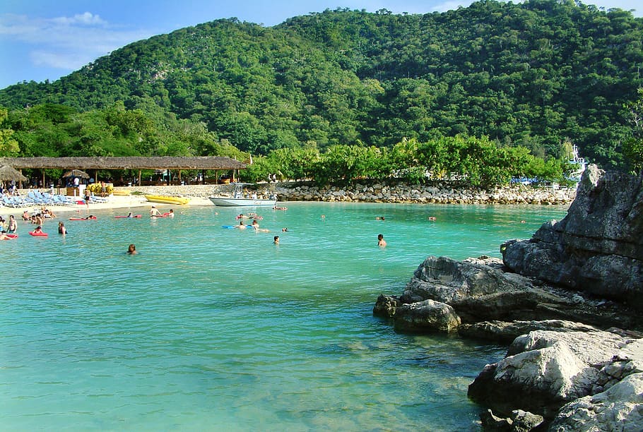 labadee, ocean, plaża, Karaiby, Wybrzeże, Haiti, piasek, raj, woda, Palma, wakacje, zrelaksować się, krajobraz, wyspa, tropikalny, egzotyczny, lato, Góra, cyraneczka, pływanie, morze, Natura, linia brzegowa, ludzie, opalanie się, podróżować, drzewo, roślina, Grupa ludzi, tłum, duża grupa ludzi, piękno natury, dzień, prawdziwi ludzie, nabrzeże, wycieczka, styl życia, scenics - natura, spędzania wolnego czasu, na dworze, 2K