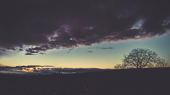 fotografi lanskap, pohon, dramatis, langit, bayangan hitam, fotografi, gundul, matahari terbenam, gelap, awan, menanam, alam, pemandangan, tidak ada orang, malam, di luar rumah, awan - langit, lingkungan Hidup, keindahan di alam, scenics - alam, langit yang dramatis, badai, awan badai, senja, gunung, ketenangan, hujan badai, kekuatan di alam, yg beralamat buruk, 4K, CC0, domain publik, bebas royalti