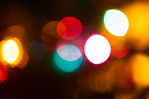abstrait, lumière, grippe, Contexte, modèle, texture, macro, détail, belle, motif abstrait, personne, la photographie, lumières LED, fond d'écran, photo, arrière-plans, formes géométriques, décoration, image couleur, fête, nouvel An, composition, décoratif, motif, espace de copie, Couleur, décor, Couleur vive, conception, illuminé, défocalisé, nuit, lumière - phénomène naturel, matériel d'éclairage, multi couleur, cercle, Forme géométrique, mouvement, forme, ville, rue, effet de lumière, rouge, reflet, en plein air, vie nocturne, fortement éclairé, effet texturé, lumières disco, 8K, CC0, domaine public, libre de droits
