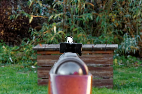 arma, fucile, sparare, obiettivi, sport di tiro, pistola ad aria compressa, pistola, Vista posteriore, grano, all'aperto, natura, erba, giorno, nessuno, terra, pianta, concentrarsi sulle conoscenze acquisite, campo, cibo e bevande, contenitore, metallo, avvicinamento, albero, cortile anteriore o posteriore, legno - materiale, bere, messa a fuoco selettiva, rinfresco, singolo oggetto, fornello da campeggio, 2K, CC0, dominio pubblico, privo di copyright