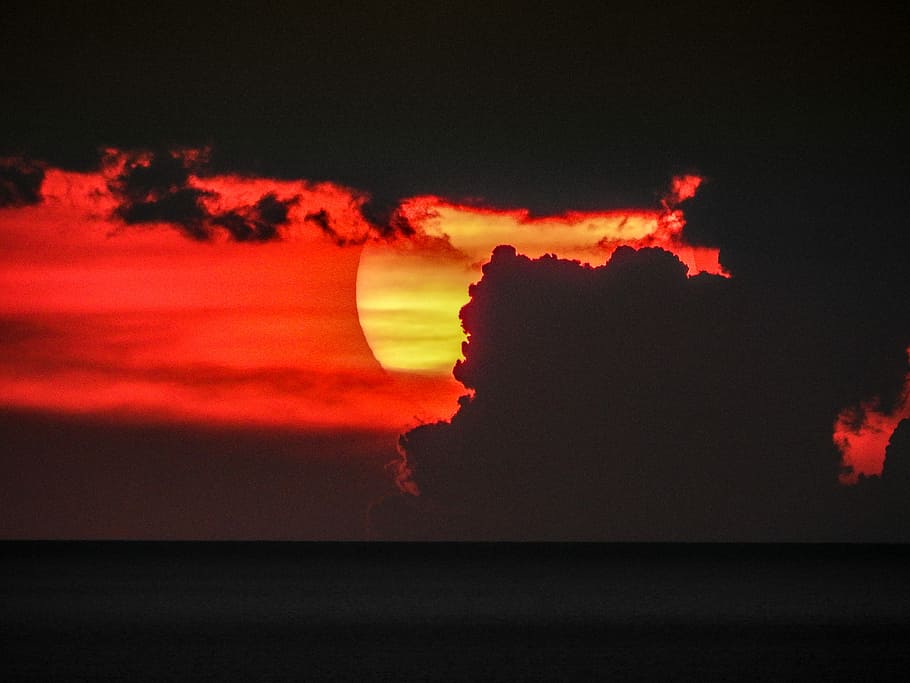 Dom, coberto, nuvens, Novo, lua, noite, por do sol, nascer do sol, nuvem, horizonte, vermelho, amarelo, laranja, tarde, beleza na natureza, mar, céu, natureza, cor laranja, agua, nuvem - céu, ninguém, meio Ambiente, calor - temperatura, lava, scenics - natureza, poder na natureza, vulcão, poder, terra, horizonte sobre a água, ao ar livre, fluindo, 4K