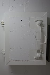 porte de coffre, porte du bunker, bunker, solide, acier, sauvegarde, porte, à l'intérieur, personne, couleur blanche, hygiène, construction de murs, architecture, équipement ménager, salle de bains, maison, structure construite, chambre domestique, entrée, évier, la communication, lavabo, fermer, lien, nature morte, intérieur de la maison, 5K, CC0, domaine public, libre de droits