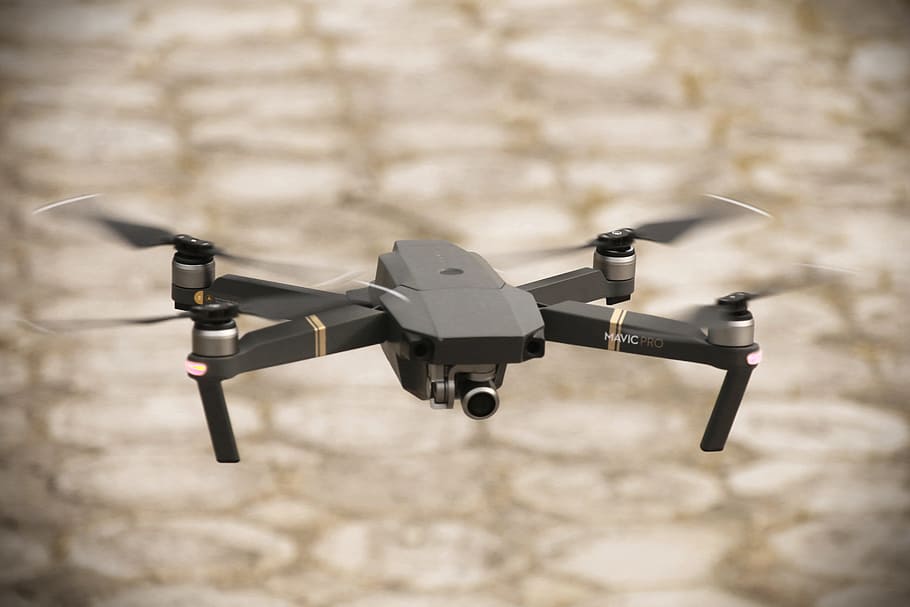 dji, mavic, pro, volant, militar, drone, vehicle aeri, cap gent, tecnologia, centrar-se en primer pla, avió, transport, manera de transport, exèrcit, sol objecte, moviment, forces aeries, vigilància, a l'aire lliure, dia, a l'aire, arquitectura, seguretat, 2K