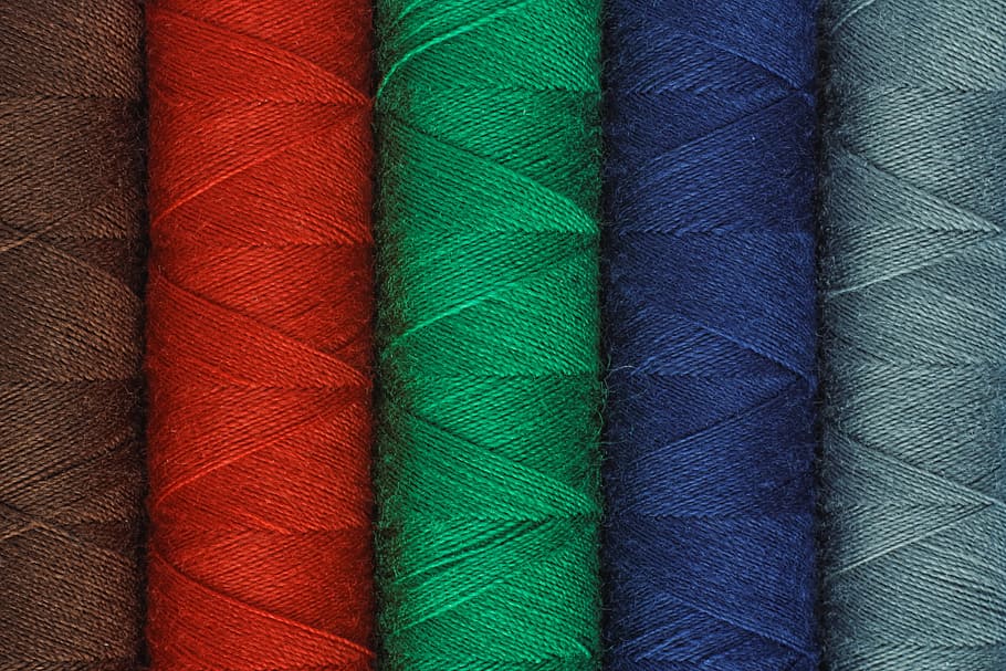 šicí nitě, šití, vlákno, barvy, celý rám, vícebarevné, pozadí, textil, detail, nikdo, zelená barva, variace, modrý, uvnitř, výběr, texturou, kůže, vzor, Červené, textilní průmysl, tyrkysové barvy, studio shot, cívka, 2K