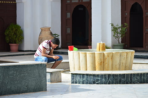 men, pray, water, mosque, algeria, big mosque, grand mosqué, sun, islam, real people, full length, architecture, one person, built structure, child, childhood, lifestyles, leisure activity, males, boys, day, building exterior, building, casual clothing, sitting, nature, outdoors, innocence, shorts, 5K, CC0, public domain, royalty free