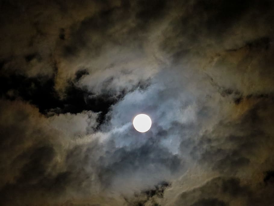 baixo, foto de ângulo, cheio, moo, lua, lua cheia, luar, antes do eclipse lunar, místico, noite, lua de sangue, leve, iluminação, céu, espaço, nuvem - céu, scenics - natureza, astronomia, beleza na natureza, natureza, círculo, ninguém, forma geométrica, forma, Sombrio, tranquilidade, visão de baixo ângulo, ao ar livre, cena tranquila, lua planetária, 4K