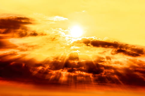 keltainen auringonnousu, taivas, liekit, pilvinen, aurinko, auringonsäteet, auringonpaiste, punainen, oranssi, auringonlasku, aamu, kesällä, syksy, pilvi - taivas, oranssi väri, keltainen, kauneus luonnossa, auringonvalo, dramaattinen taivas, auringonsäde, luonto, elävä väri, cloudscape, idyllinen, maisemat - luonto, ympäristö, abstrakti tausta, taustat, tyyneys, abstrakti, kirkkaasti valaistu, ulkona, kirkas, ei ihmisiä, tuuli, 1080P, CC0, public domain, rojaltivapaa