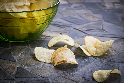chips, potato chips, crispy, snack, food, eat, nibble, hearty, unhealthy, salty, fat, thick, knabberzeug, delicious, nutrition, greasy, junk food, food and drink, freshness, healthy eating, no people, wellbeing, bread, wood - material, baked, homemade, still life, vegetable, close-up, indoors, table, focus on foreground, high angle view, paper, ready-to-eat, 5K, CC0, public domain, royalty free