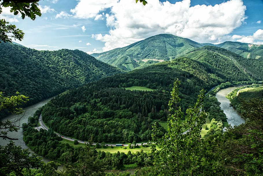 potcoava insulă, inconjurat, verde, copac reper, fotografie, pădure, timpul zilei, mediu rural, copac, râu, deal, nor, noros, apă, Munte, vârf, vale, rural, îndoire, serpuit, cotit, scenice - natura, frumusețe în natură, nor - cer, o scenă liniștită, plantă, liniște, Culoarea verde, cer, peisaj, creştere, natură, mediu inconjurator, de munte, idilic, scenă non-urbană, zi, nici o persoana, teren, în aer liber, plantaţie, 5K