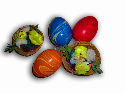 Ostereier, bunt, Küken, Ostern, Osternest, weißer Hintergrund, Studioaufnahme, Stillleben, mehrfarbig, Osterei, drinnen, Ei, Gruppe von Objekten, Lebensmittel, ausgeschnitten, Kunst und Handwerk, Feier, Urlaub, keine Leute, Essen und Trinken, Nahansicht, Kreativität, Variation, 2K, CC0, gemeinfrei, lizenzfrei