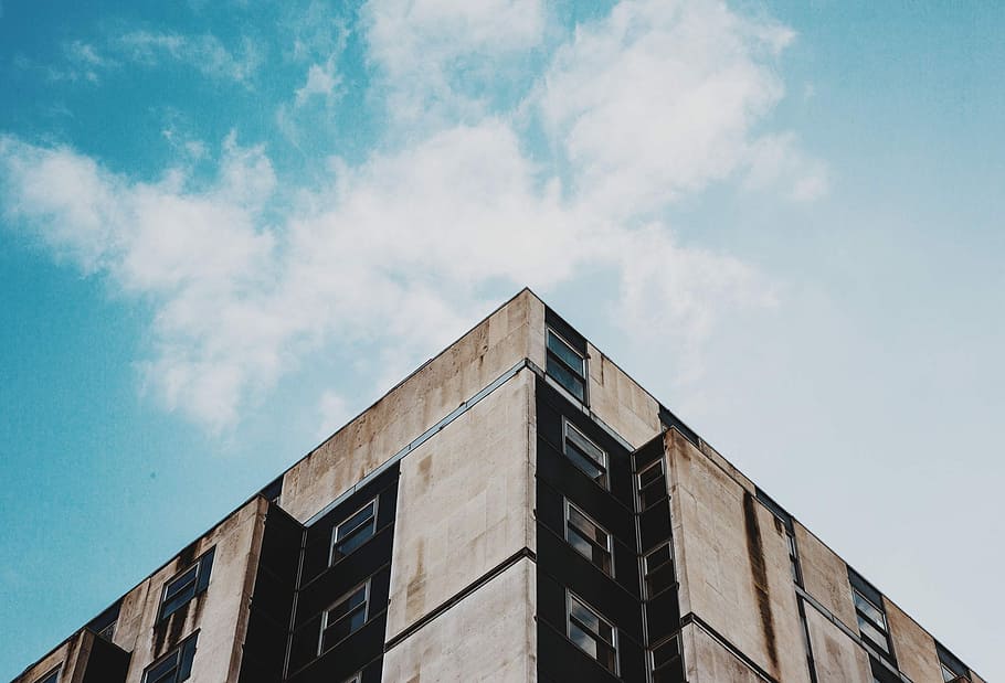 fotografia ad angolo basso, beige, nero, calcestruzzo, costruzione, chiaro, blu, cielo, verme, vista dell'occhio, Marrone, architettura, nube, angolo, finestra, Casa, bloccare, azzurro, struttura costruita, esterno dell'edificio, Inquadratura dal basso, nuvola - cielo, natura, giorno, nessuno, all'aperto, città, industria, vetro - materiale, ufficio, sezione alta, luce del sole, modello, riflessione, altezza, 1080P