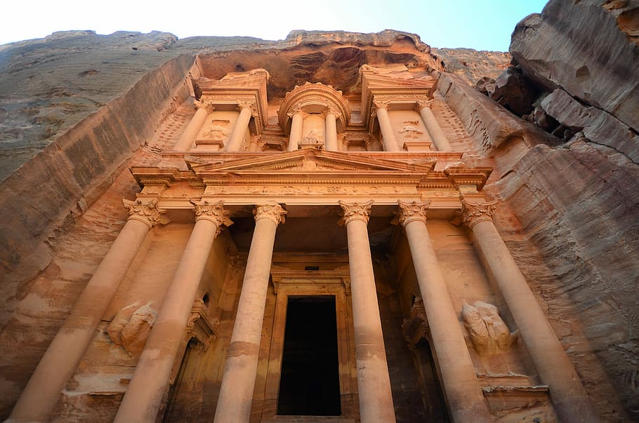 Petra, Jordan, braun, zugrunde richten, Innerhalb, Höhle, die Architektur, Säule, Stein, Struktur, Gebäude, Tempel, Archäologie, Sandstein, Orange, historisch, Wahrzeichen, Jordan, petra, Arche, rosa gefärbt, die Vergangenheit, Geschichte, gebaute Struktur, Flachwinkelansicht, uralt, Reiseziele, architektonische Säule, Himmel, Natur, Gebäudehülle, alte Zivilisation, keine Leute, Tag, Kunst, Glauben, Religion, Tourismus, alt, Reise, draußen, Anbetungsstätte, alte Geschichte, 4K