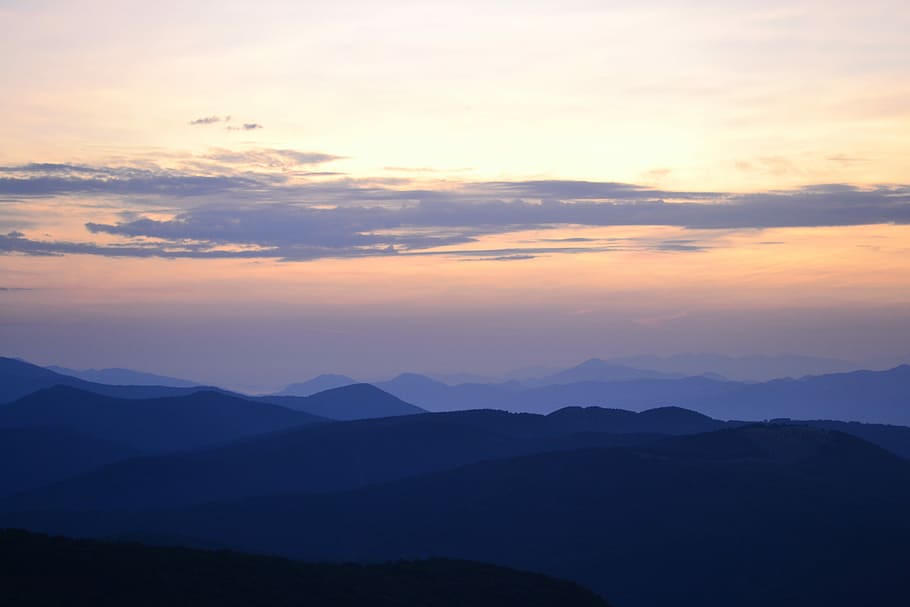 kľak, eslovac, aèria, foto de la silueta, muntanyes, daurat, hores, muntanya, paisatge, núvol, posta de sol, sortida del sol, bellesa a la natura, escenics - natura, cel, Serra, escena tranquil·la, tranquil·litat, núvol - cel, medi ambient, idíl·lic, silueta, escena no urbana, naturalesa, cap gent, majestuós, a l'aire lliure, remot, cim de muntanya, 4K