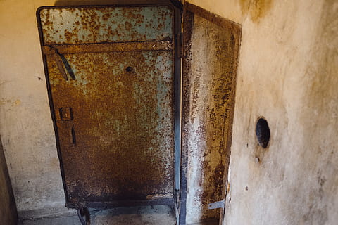 usa ruginita, ruginite, uşă, obiecte, vechi, murdar, lemn - material, nici o persoana, de modă veche, ruginit, erodate, în interior, zi, a închide, montare pe perete, abandonat, arhitectură, declin, deteriorare, construită, deteriorat, dărâma, metal, învechit, clădire, trecutul, 4K, CC0, domeniu public, fără drepturi de autor