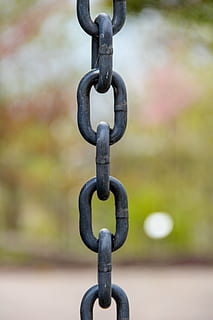 łańcuch, zakotwiczony, połączony, przykuty, Żelazny łańcuch, siła, metal, na dworze, dzień, żadnych ludzi, zbliżenie, skupić się na pierwszym planie, połączenie, selektywne skupienie, Natura, żelazo, wzór, czarny kolor, bezpieczeństwo, wiszące, kształt, solidny, projekt, 4K, CC0, domena publiczna, darmowe zdjęcia