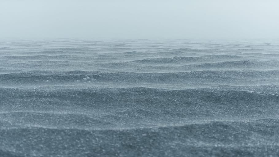 cos d'aigua, gris, sorra, sòl, dunes, onades, boirina, boira, mar, naturalesa, onada, aigua, blau, fons, moviment, bellesa a la natura, cap gent, escenics - natura, tranquil·litat, a l'aire lliure, cel, terra, platja, esport aquàtic, dia, escena tranquil·la, horitzó sobre l’aigua, 1080P