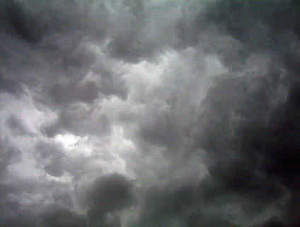 nero, grigio, astratto, pittura, cumulonembo, nuvole, buio, cielo, drammatico, tempesta, tempestoso, notte, temporale, splendore, nuvoloso, vento, ambiente, Pericolo, tempo metereologico, sfondi, natura, nuvola - cielo, bellezza nella natura, nessuno, Inquadratura dal basso, scenics - natura, la tranquillità, cielo drammatico, fotogramma intero, Cloudscape, nuvola temporalesca, all'aperto, scena tranquilla, giorno, crepuscolo, infausto, meteorologia, 720P, CC0, dominio pubblico, privo di copyright
