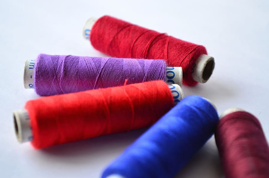 selektiv, Foto, trådspoler, spoler, tråde, farverig, syning, håndarbejde, broderi, blå, tekstil, tråd, multi farvet, spole, tekstilindustrien, variation, Kunst og håndværk, sy genstand, valg, indendørs, tæt på, bomuld, studio skud, kreativitet, materiale, stilleben, gruppe af objekter, lilla, 4K
