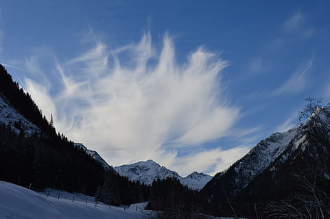 inverno, montagna, nube, la neve, cielo, paesaggio, alpenblick, Austria, invernale, alpino, Paesaggi, nuvola - cielo, natura, scenics - natura, bellezza nella natura, temperatura fredda, scena tranquilla, la tranquillità, albero, ambiente, scena non urbana, catena montuosa, pianta, nessuno, blu, montagna innevata, picco di montagna, 5K, CC0, dominio pubblico, privo di copyright