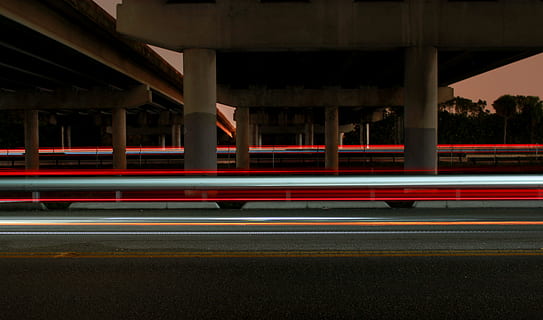 fotografia de timelapse, llum del vehicle, creuar, carretera, concret, moll, foto de lapse de temps, pont, foto, tomba, paviment, trànsit, transport, nit, escena urbana, carrer, autopista de carrils múltiples, cotxe, arquitectura, viatjar, velocitat, mode de transport, llocs de viatges, moviment, exposició llarga, moviment borrós, sender lleuger, estructura construïda, columna arquitectònica, ciutat, il·luminat, cap gent, pont - estructura feta per l'home, connexió, vida de ciutat, a l'aire lliure, 4K, CC0, domini públic, lliure de regalies