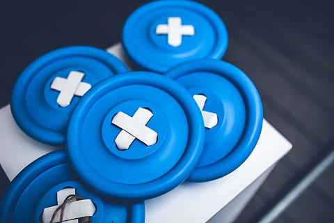 groß, enorm, Blau, Taste, Tasten, Aufhänger, Design, drinnen, Nahansicht, keine Leute, Studioaufnahme, Medizin, Gesundheitswesen und Medizin, Dosis, Symbol, Blauer Hintergrund, Pille, Gruppe von Objekten, medizinisches Instrument, gestalten, Geschäft, medizinische Versorgung, Kommunikation, medizinische Ausrüstung, Text, mittlere Gruppe von Objekten, 5K, CC0, gemeinfrei, lizenzfrei