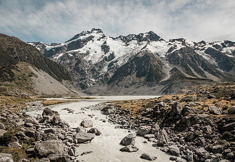 río, montaña de roca, nieve, tiempo de día, hormigón, bloque de carretera, foto de rock graphy, paisaje, montaña, corriente, glaciar, paisajes - naturaleza, cordillera, ambiente, belleza en la naturaleza, invierno, nube - cielo, cielo, temperatura fría, Montaña cubierta de nieve, naturaleza, agua, rock, nadie, pico de la montaña, tierra, sólido, hielo, al aire libre, 4K, CC0, dominio público, libre de derechos