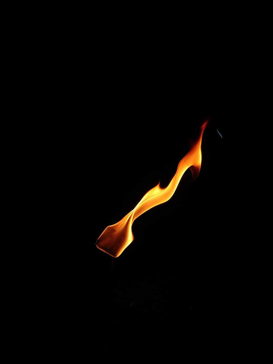 infern, malvaveta flamant, flama, foc, taronja, cremant, fosc, negre, foc - fenomen natural, tir de l'estudi, fons negre, calor - temperatura, a l'interior, cap gent, còpia espai, primer pla, color taronja, moviment, brillant, naturalesa, signe, matchstick, sol objecte, tallar, senyal d'advertència, 4K