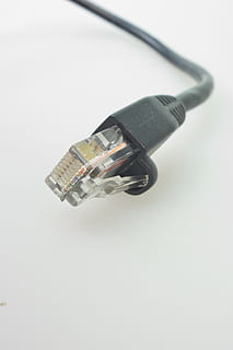câbles de réseau, rj, prise de courant, câble patch, réseau, câble, ligne, fs, traitement de l'information, rj-45, lien, rj45, lan, connecteur réseau, câble LAN, pièce, macro, prise de connexion réseau, câble d'ordinateur, la communication, espace de copie, fermer, prise de vue en studio, réseau informatique, fond blanc, l'Internet, La technologie, à l'intérieur, coupé, Technologie sans fil, nature morte, objet unique, personne, se concentrer sur le premier plan, couleur noire, équipement électrique, 2K, CC0, domaine public, libre de droits