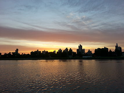 solnedgang, flod, himmel, landskab, by, porto, sommer, natur, argentine, blå, horisont, vand, costa, fred, skyer, rosa, bygget struktur, arkitektur, bygning udvendig, sky - himmel, havnefronten, bygning, ingen mennesker, silhuet, by skyline, bybilledet, orange farve, skønhed i naturen, udendørs, skyskraber, kontorbygning udvendig, 2K, CC0, offentligt domæne, royaltyfrie