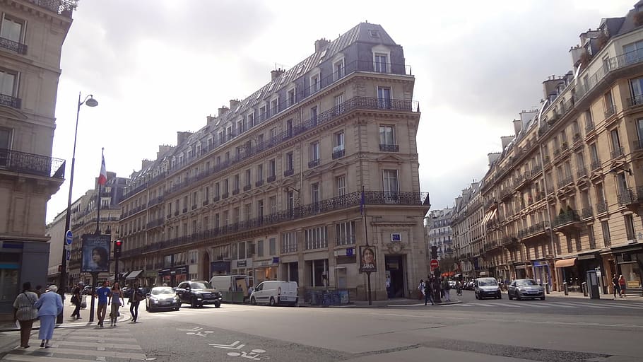 paris, bulevar, arquitectura, urbanisme, carrer de París, exterior de l'edifici, ciutat, estructura construïda, carrer, transport, automòbil, cotxe, manera de transport, cel, carretera, vehicle terrestre, edifici, núvol - cel, vida de ciutat, naturalesa, dia, carrer de la ciutat, persones incidentals, grup de persones, a l'aire lliure, 1080P
