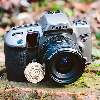 kanon, eOS, lens, panjur, yakınlaştırma, ekipman, açıklık, sanayi, doğa, çevre, teknoloji, iş, maliye, bilgisayar, eski, Retro, Antik, elektronik, açık havada, vizör, film, kamera, Fotoğraf, fotoğrafçılık, fotoğrafçı, resim, eğlence, poz, bağbozumu, siyah, nostalji, klasik, eski moda, optik, 35mm, stil, analog, odak, fotografik, beyaz, kamera - fotoğrafik donanımlar, fotoğrafçılık temaları, fotoğrafik donanım, kapatmak, ön plana odaklanmak, Metin, insansız, lens - optik alet, gün, batı yazısı, dijital kamera, numara, metal, natürmort, bitki, 2K, CC0, kamu malı, telif ücretsiz