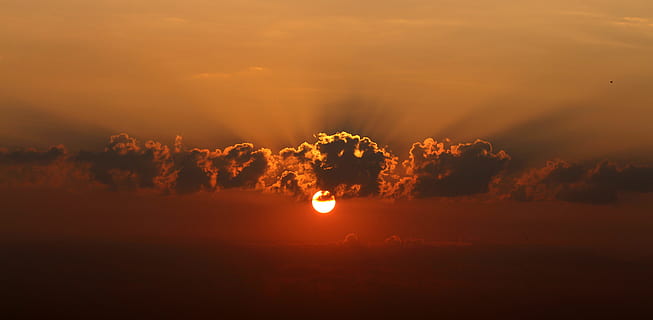 puesta de sol, horizonte, sobre el horizonte, amanecer, nube, crepúsculo, rojo, agradable, naturaleza, oscuridad, cielo, Dom, nube - cielo, luz del sol, clima, scenics, paisaje de nubes, antecedentes, color naranja, verano, al aire libre, belleza en la naturaleza, amanecer - amanecer, luz - fenómeno natural, paisaje, cielo dramático, nadie, paisaje urbano, iluminado, tranquilidad, ambiente, escena tranquila, paisajes - naturaleza, humor atmosferico, brillante, silueta, oscuro, 5K, CC0, dominio público, libre de derechos