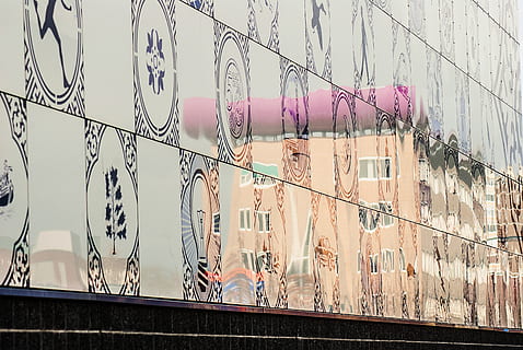 bygning, enschede, afspejling, arkitektur, holland, bygget struktur, murbygningsfunktion, graffiti, bygning udvendig, kreativitet, ingen mennesker, dag, Kunst og håndværk, udendørs, natur, gadekunst, by, væg, jernbanetransport, vægmaleri, rækværk, 4K, CC0, offentligt domæne, royaltyfrie